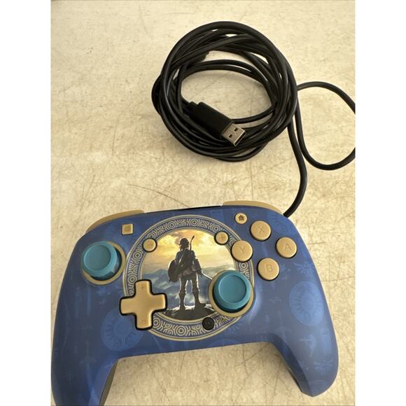 Zelda: Breath of the Wild - Hyrule Blue - Nintendo Switch Controller - Wired - Picture 6 of 9